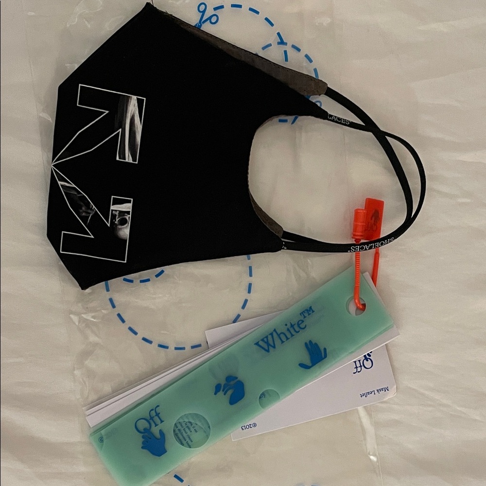 Black Face Mask - Picture 3 of 3
